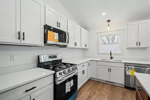 W3813 Magnolia Dr, Geneva, WI 53147 - Photo 8