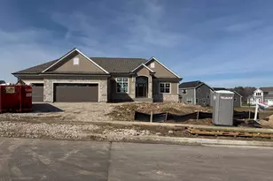 N56W20728 Carnoustie Way, Menomonee Falls, WI 53051 - Photo 2