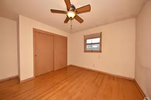 8115 W Acacia St, Milwaukee, WI 53223 - Photo 20