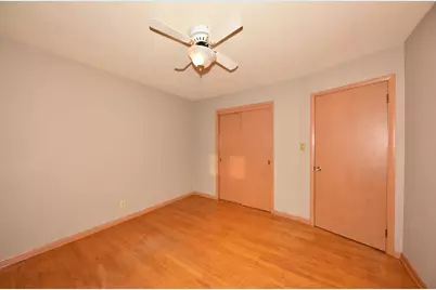 8115 W Acacia St, Milwaukee, WI 53223 - Photo 22