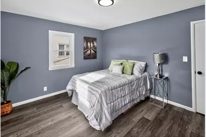 2220 W Neil Pl, Milwaukee, WI 53209 - Photo 14