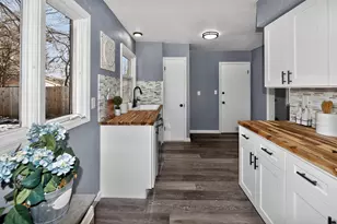 2220 W Neil Pl, Milwaukee, WI 53209 - Photo 8