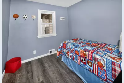 2220 W Neil Pl, Milwaukee, WI 53209 - Photo 16