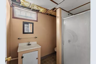 1101  Nagle Ave #1103, Manitowoc, WI 54220 - Photo 32
