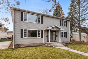 1101 Nagle Ave, Manitowoc, WI 54220 - Photo 2