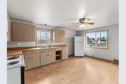 1101  Nagle Ave #1103, Manitowoc, WI 54220 - Photo 30