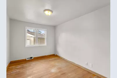 1101  Nagle Ave #1103, Manitowoc, WI 54220 - Photo 18