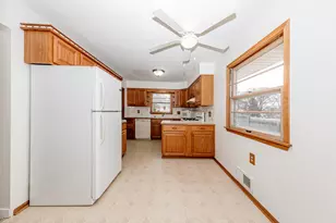 2327 Ohio St, Racine, WI 53405 - Photo 8