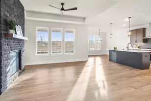 N50W19441 Tamarind Wy, Menomonee Falls, WI 53051 - Photo 4