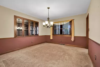 2550  Harmony Cir, Brookfield, WI 53045 - Photo 8