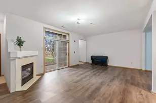 180 W Oak Leaf Dr, Oak Creek, WI 53154 - Photo 4