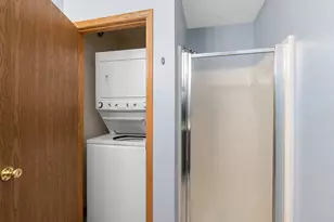 180 W Oak Leaf Dr, Oak Creek, WI 53154 - Photo 16