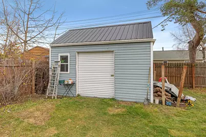 957  Macarthur Dr, Manitowoc, WI 54220 - Photo 24