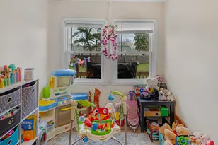 957 Macarthur Dr, Manitowoc, WI 54220 - Photo 8