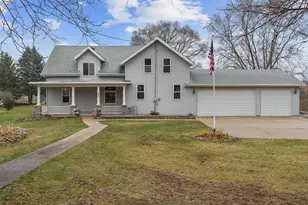 815 Fredonia Ave, Fredonia, WI 53021 - Photo 2