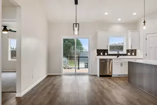 270 Southern Dr, Holmen, WI 54636 - Photo 10