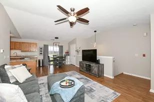 25011 87th St, Salem Lakes, WI 53168 - Photo 6