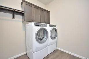 N53W19710 Kingair Dr, Menomonee Falls, WI 53051 - Photo 30