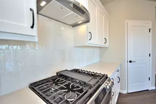 N53W19710 Kingair Dr, Menomonee Falls, WI 53051 - Photo 6