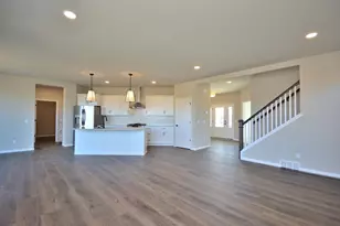 N53W19710 Kingair Dr, Menomonee Falls, WI 53051 - Photo 10