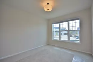 8246 W Bluebird Ct, Mequon, WI 53097 - Photo 14