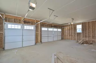 8246 W Bluebird Ct, Mequon, WI 53097 - Photo 32