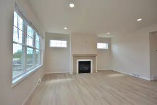 8246 W Bluebird Ct, Mequon, WI 53097 - Photo 8