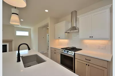 8246 W Bluebird Ct, Mequon, WI 53097 - Photo 6