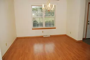 7210 Badger Ln, Wayne, WI 53002 - Photo 6