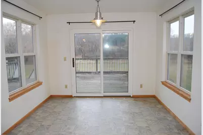 7210  Badger Ln, Wayne, WI 53002 - Photo 10