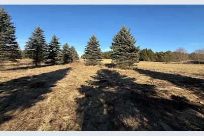 Lt4 E Hawthorne Dr #CSM4314, Saukville, WI 53080 - Photo 4