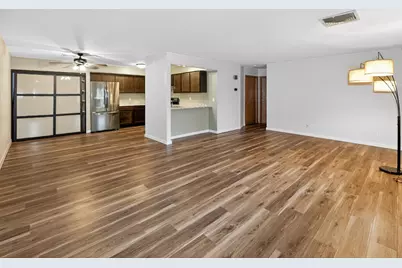 2116  Woodburn Rd #B, Waukesha, WI 53188 - Photo 2