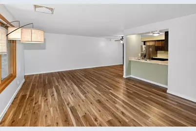 2116  Woodburn Rd #B, Waukesha, WI 53188 - Photo 8