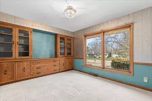 7525 N Redwood Rd, Glendale, WI 53209 - Photo 4