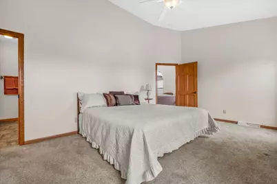 285  Cardinal Ridge Dr, Pewaukee, WI 53072 - Photo 24