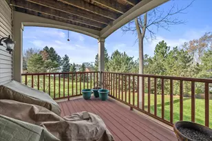 285 Cardinal Ridge Dr, Pewaukee, WI 53072 - Photo 16