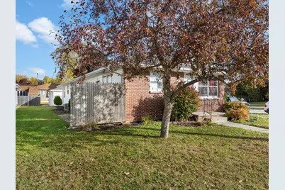 3502 W Marshall St, Manitowoc, WI 54220 - Photo 2