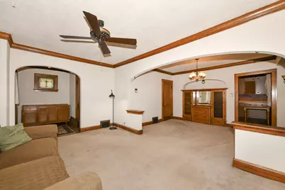 2534 S Brisbane Ave, Milwaukee, WI 53207 - Photo 8