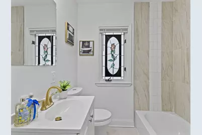 7018 W Hampton Ave, Milwaukee, WI 53218 - Photo 16