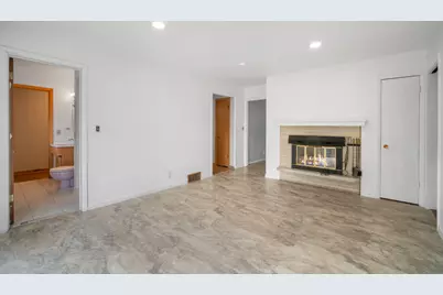 9505 W Orinda Ct, Milwaukee, WI 53224 - Photo 12