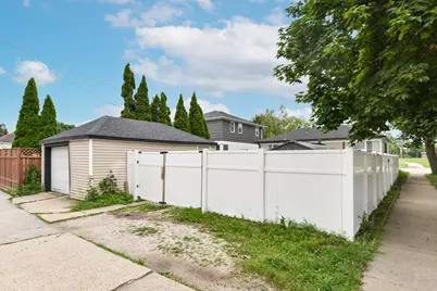 1580 W Howard Ave, Milwaukee, WI 53221 - Photo 12