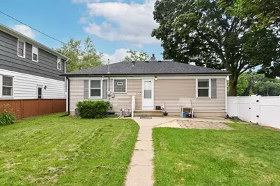 1580 W Howard Ave, Milwaukee, WI 53221 - Photo 10