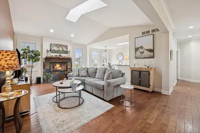 522  Bridgewater Cir, Williams Bay, WI 53191 - Photo 2