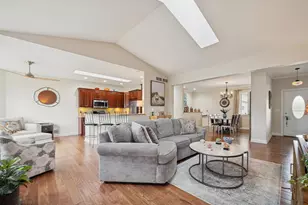 522 Bridgewater Cir, Williams Bay, WI 53191 - Photo 4