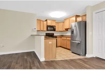 2023 W Layton Ave #8, Milwaukee, WI 53221 - Photo 10