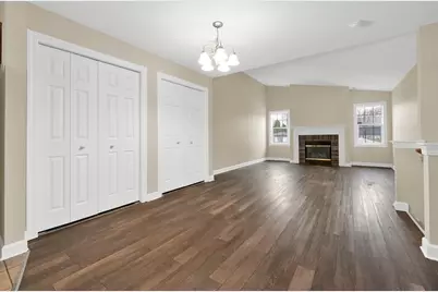 2023 W Layton Ave #8, Milwaukee, WI 53221 - Photo 8