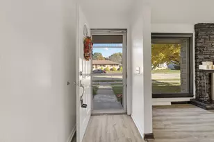 3422 Stratford Ave, Racine, WI 53402 - Photo 6