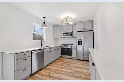 632  Partridge Pkwy, Genoa City, WI 53128 - Photo 8