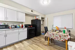 9241 W Allyn St, Milwaukee, WI 53224 - Photo 6
