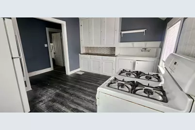 1801 N Wisconsin St #UPPER, Racine, WI 53402 - Photo 2